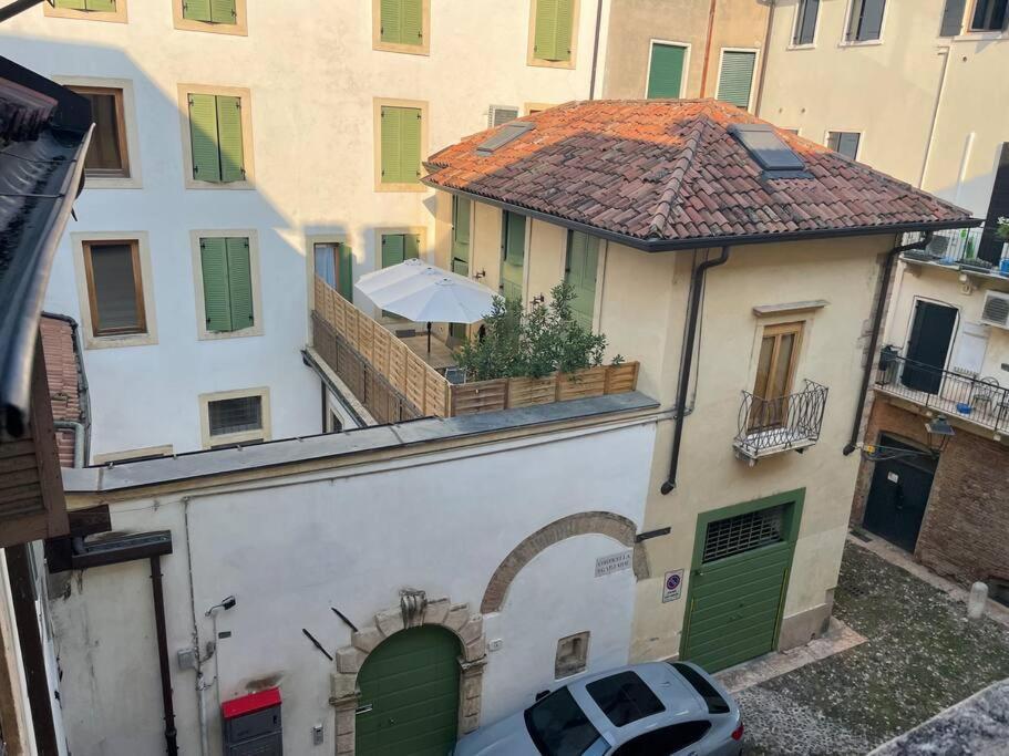 Black Mirror Verona Buitenkant foto